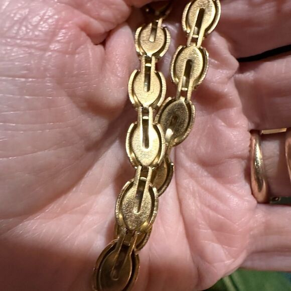 Vintage Gold Tone Necklace 18” - Picture 3 of 4